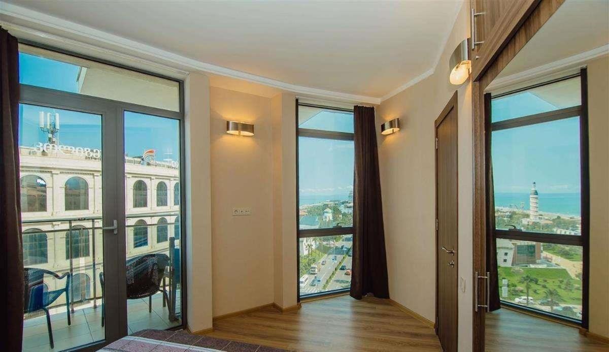 Batumi Royal Apartments エクステリア 写真