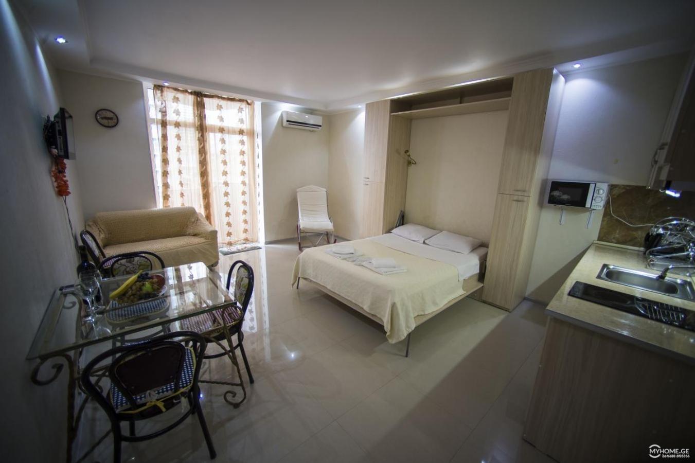 Batumi Royal Apartments エクステリア 写真